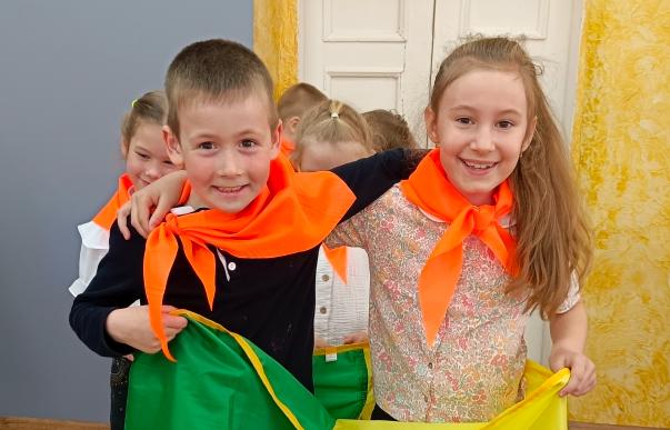 Конкурсно-развлекательная программа для детей для ученикоов начальной школы